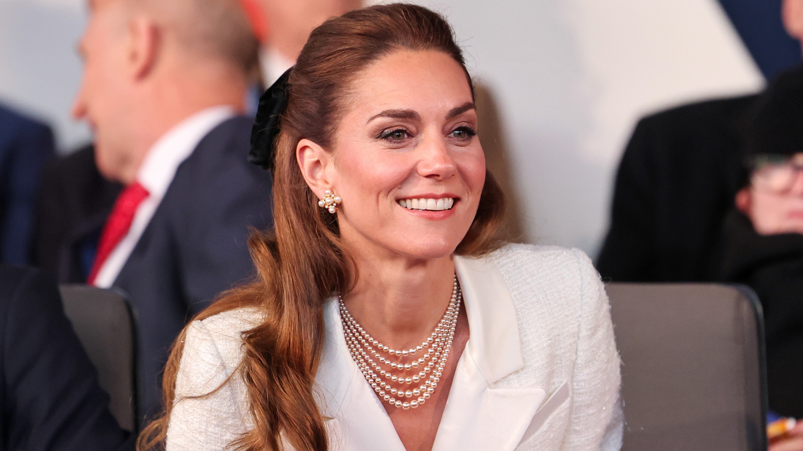 La tenue de Kate Middleton qui a embrassé certaines des plus grandes tendances nuptiales de 2025