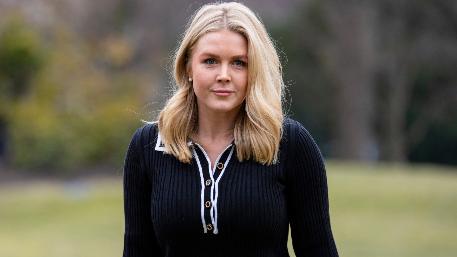Cette tenue frumpy de Karoline Leavitt est plus la preuve qu'elle ne sait pas comment habiller son âge