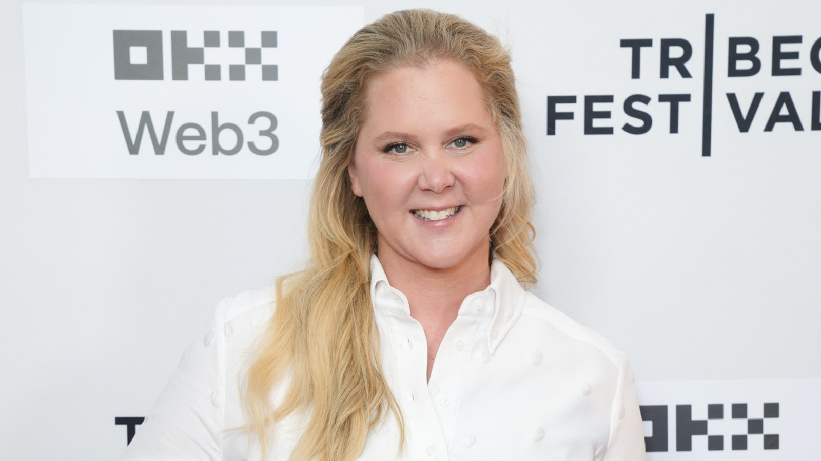 Amy Schumer ne cache pas ses superbes jambes après une perte de poids