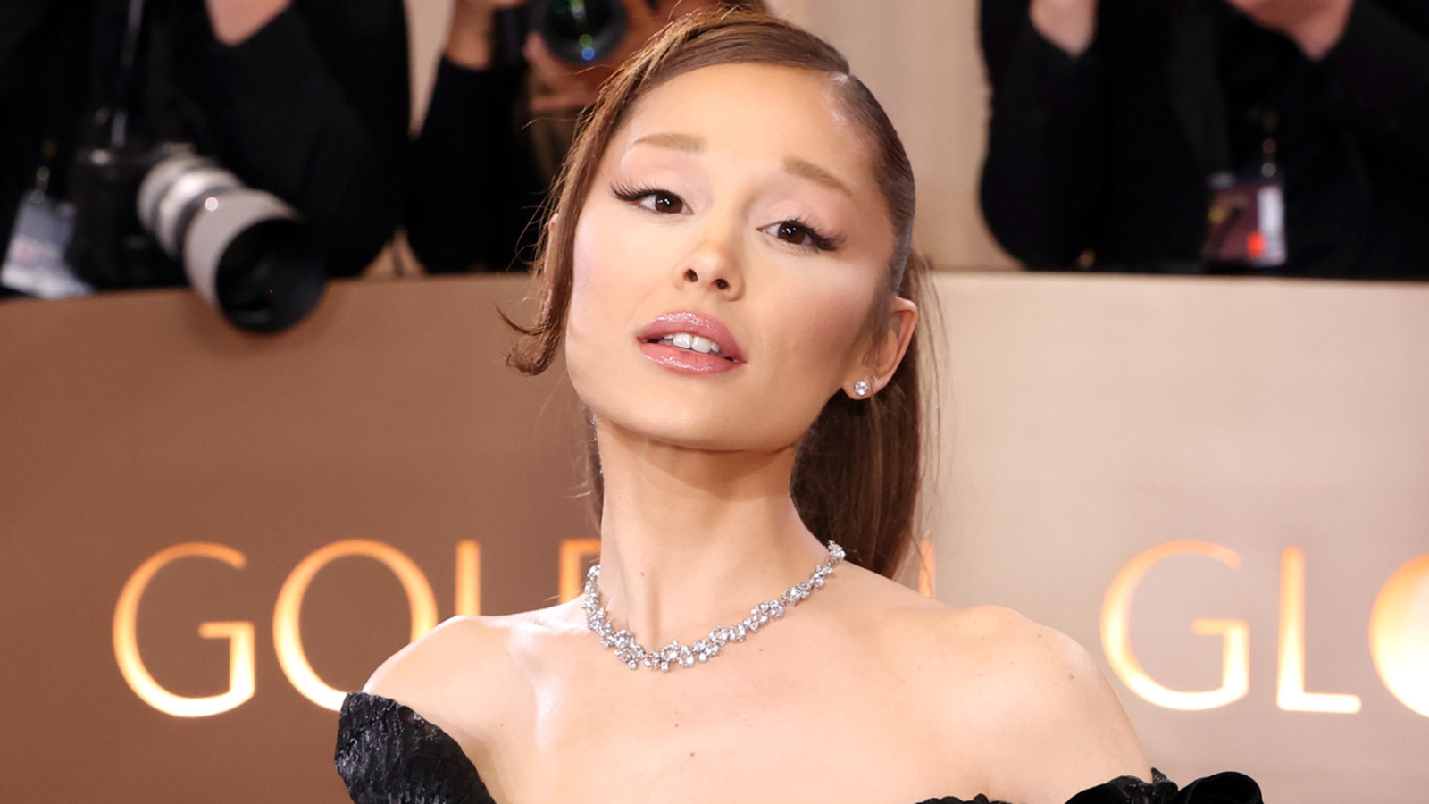 Ariana Grande est presque méconnaissable en comparant les photos de 2016 et 2026