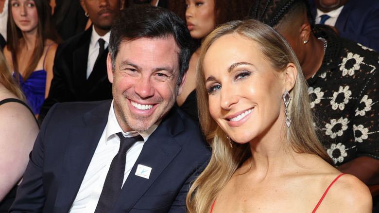 Nikki Glaser et Chris Convy en 2024