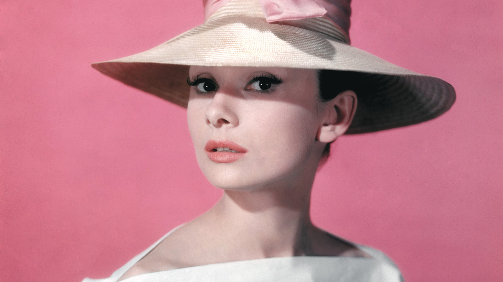 Les plus grands secrets de soins de la peau d'Audrey Hepburn sont toujours aussi utiles aujourd'hui