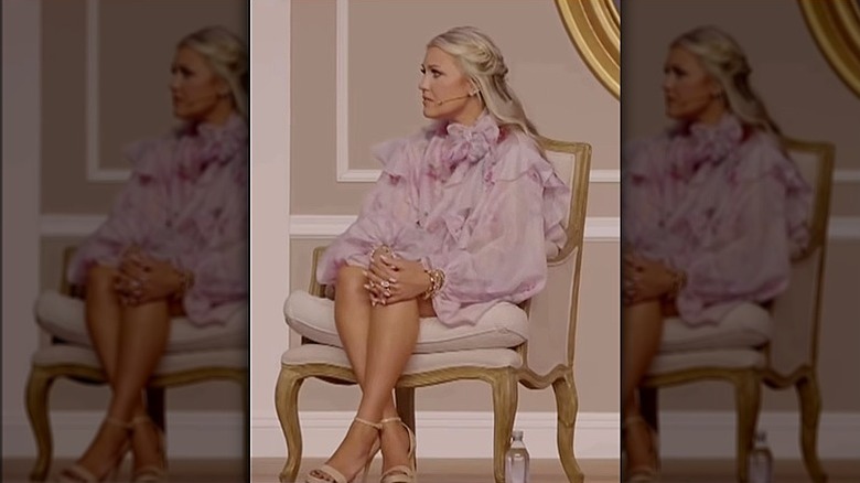 Erika Kirk discute de son mariage avec son mari Charlie devant une audience