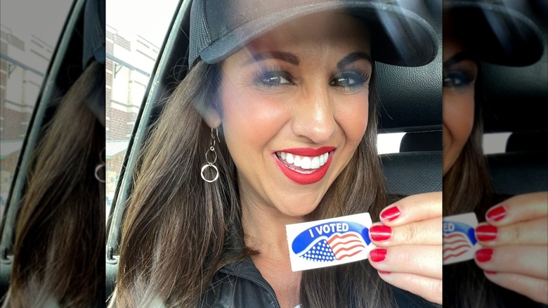 Lauren Boebert avec du rouge à lèvres