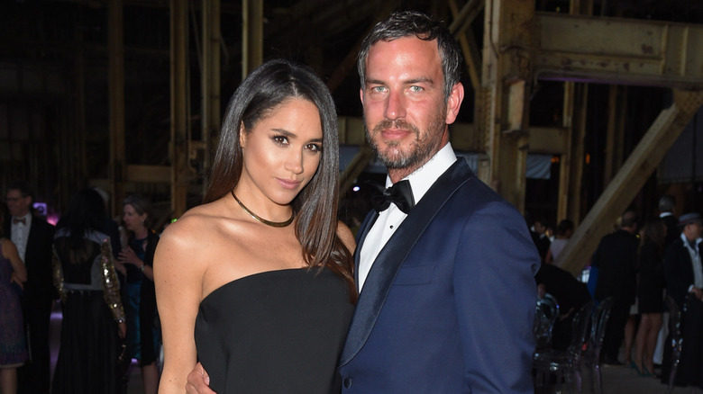 Meghan Markle posant avec Markus Anderson