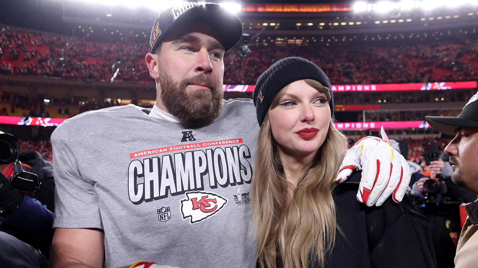 10 photos qui prouvent que le style de Taylor Swift s'est totalement transformé depuis sa rencontre avec Travis Kelce