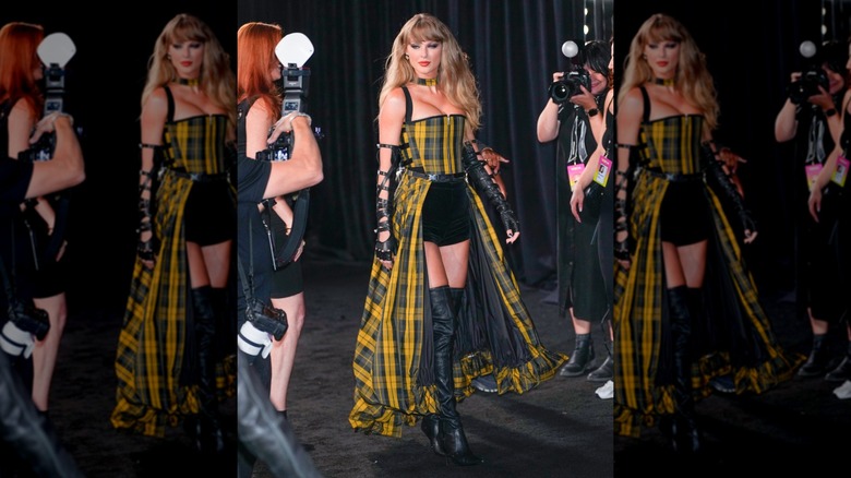 Taylor Swift aux MTV VMA 2024 avec des cuissardes et un short en cuir