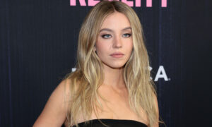 Les superbes jambes de Sydney Sweeney n&rsquo;ont pas pu racheter certaines de ses tenues les plus ringardes