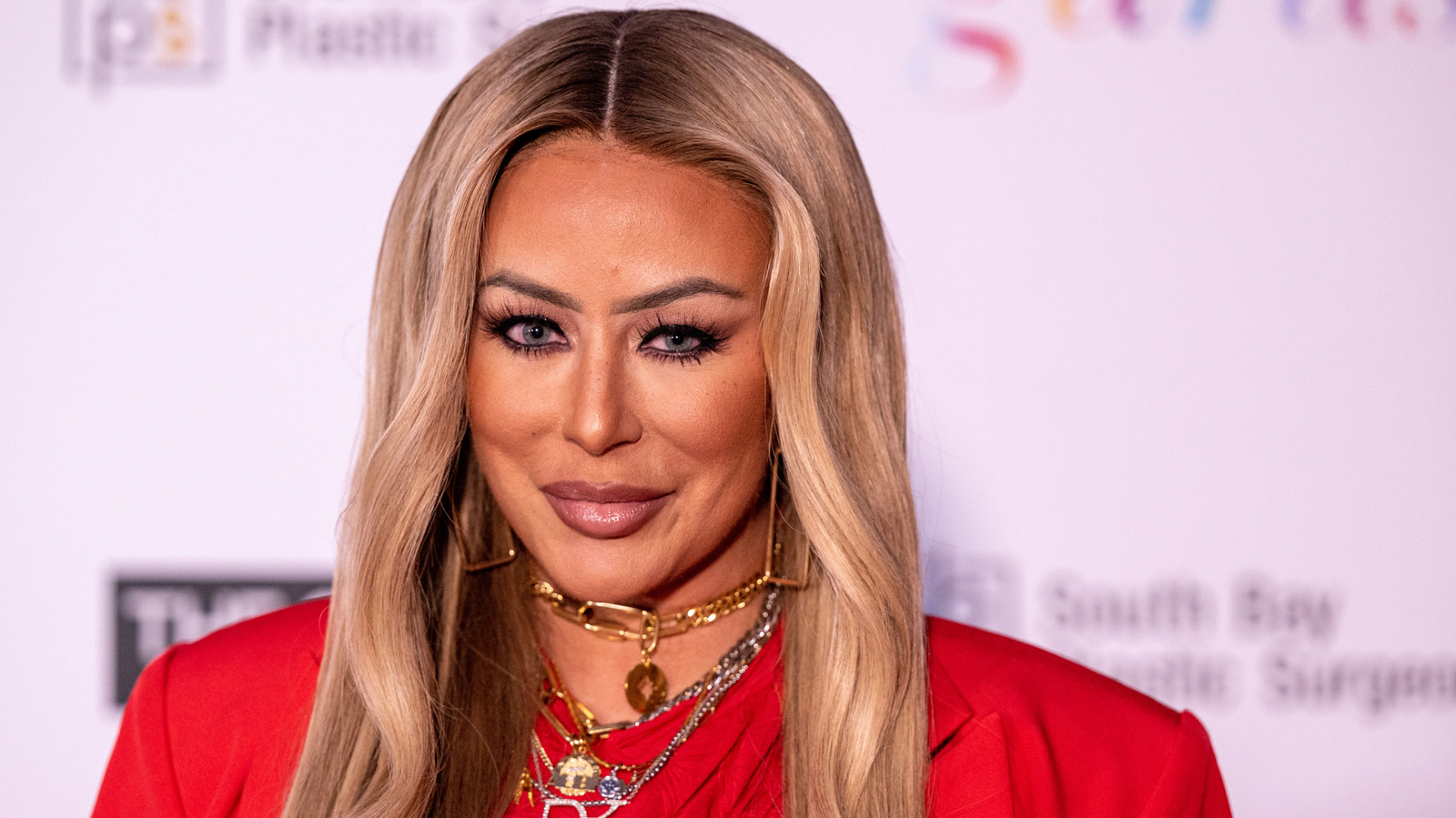 La prétendue chirurgie plastique d'Aubrey O'Day est difficile à nier sur les photos côte à côte