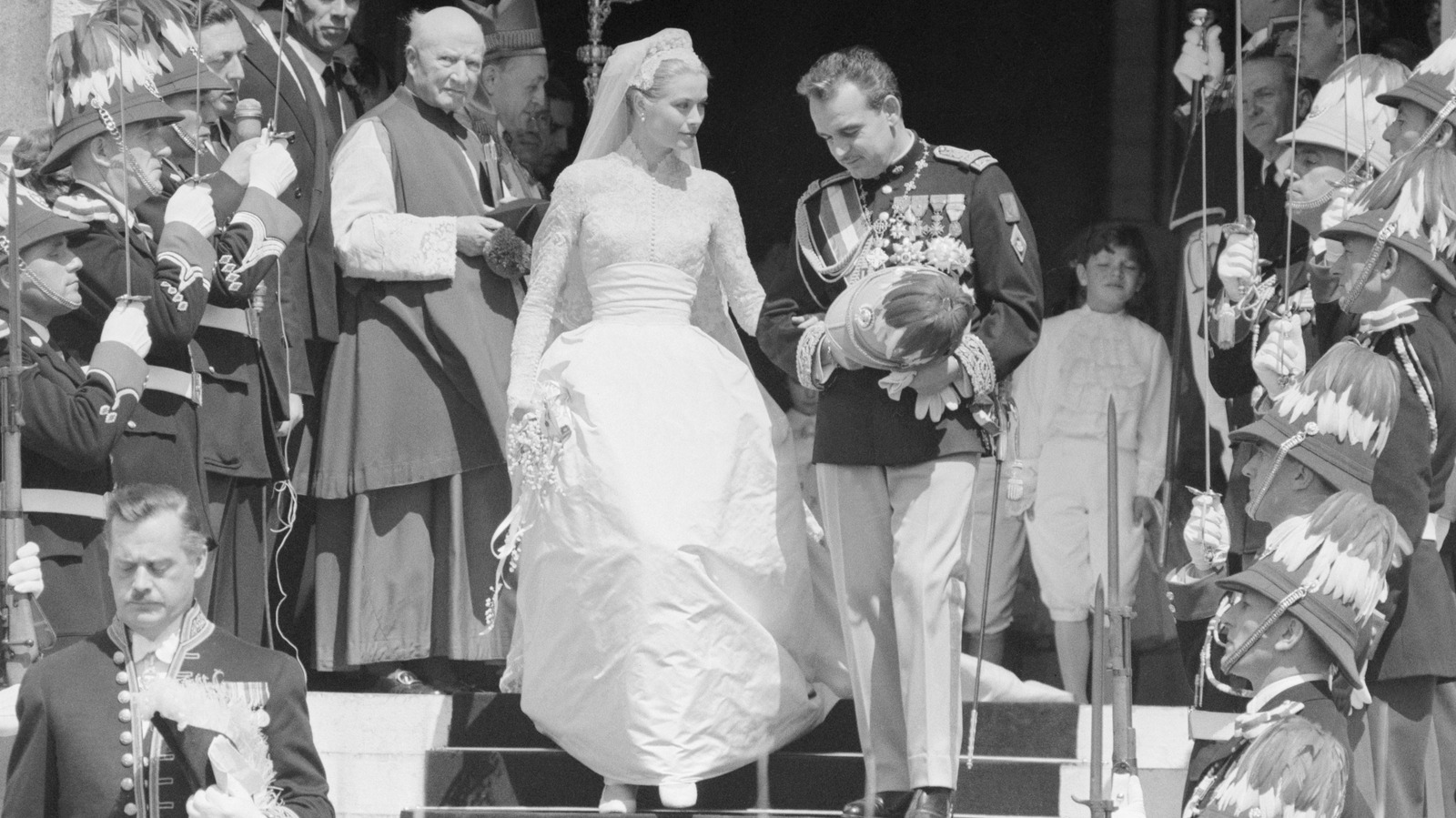 La robe de mariée en dentelle de Grace Kelly inspire toujours les mariées à ce jour