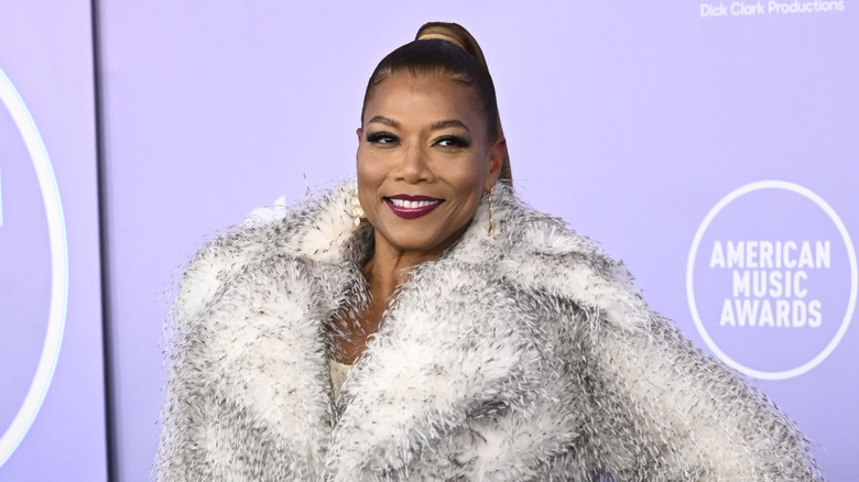 Queen Latifah avec une queue de cheval haute