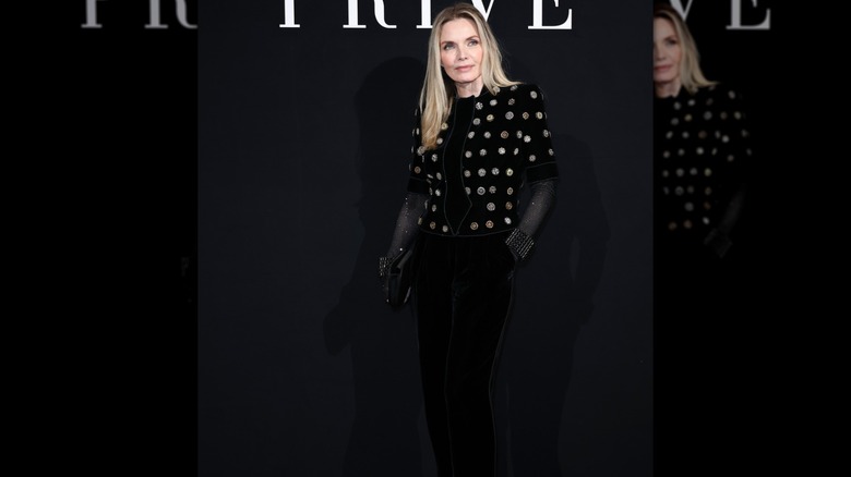 Michelle Pfeiffer au défilé Giorgio Armani Privé Haute Couture printemps/été lors de la Fashion Week de Paris en janvier 2026