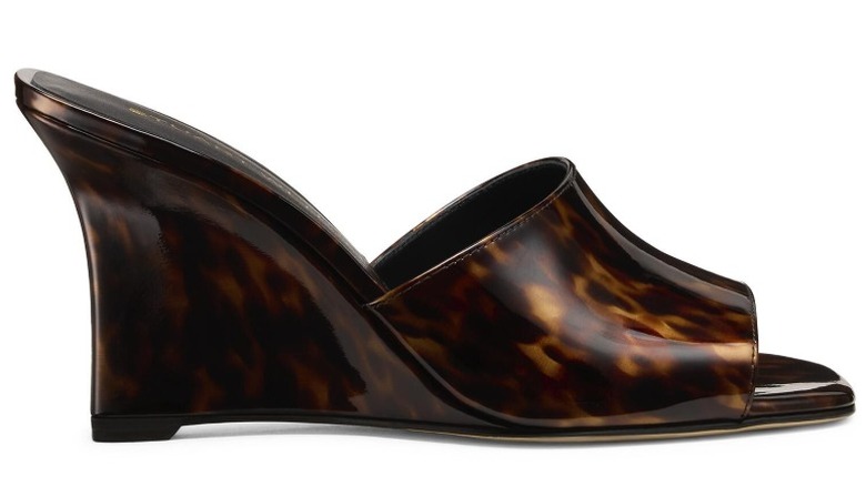 La mule compensée Vinnie écaille de Stuart Weitzman