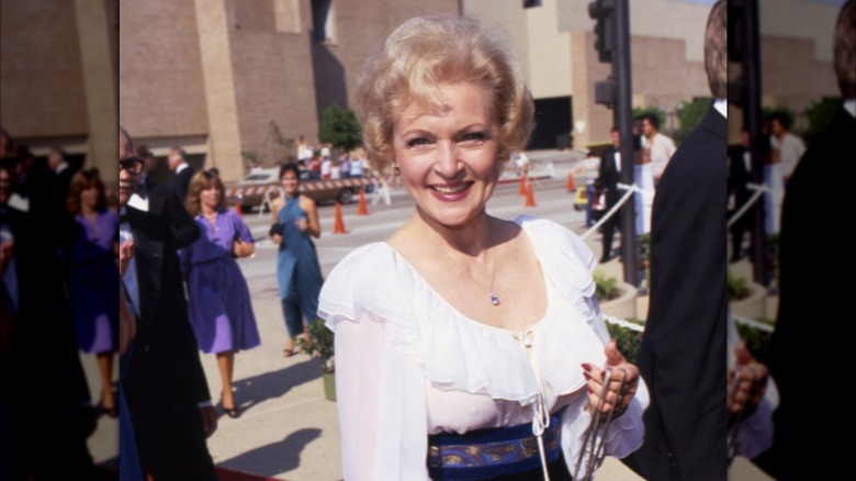 L'actrice Betty White assiste à un événement en septembre 1983 à Los Angeles, en Californie.