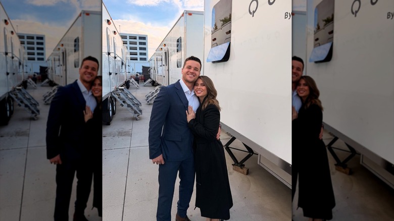 Bindi Irwin et Chandler Powell s'embrassent sur le tournage de 