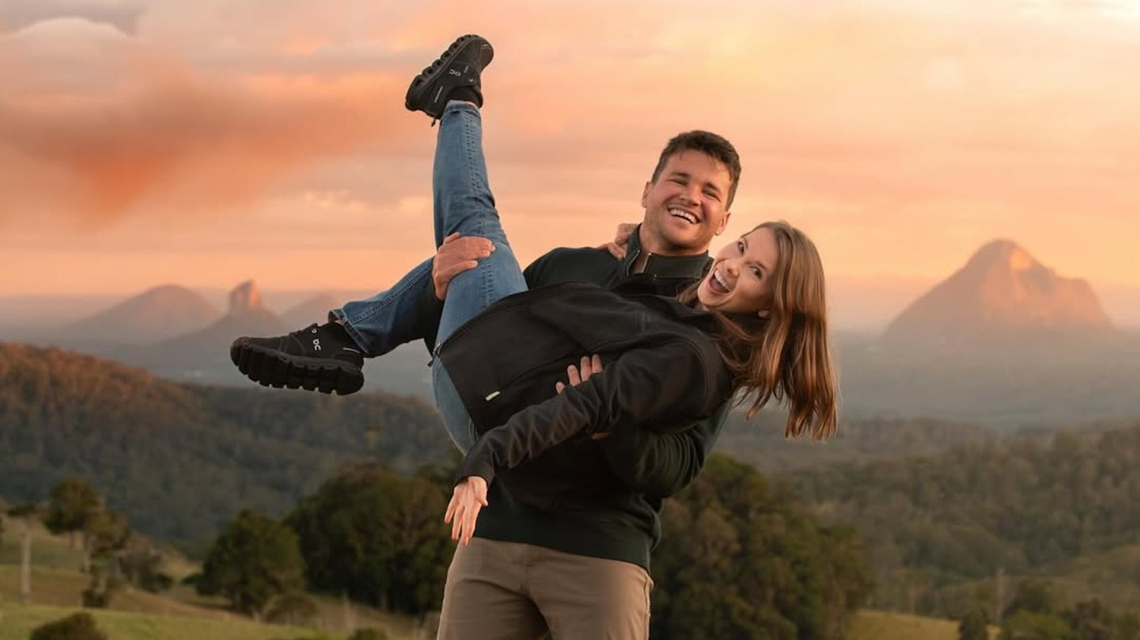 L'amour de Bindi Irwin pour son mari Chandler est « sans effort » : leurs meilleurs moments
