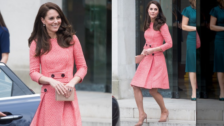 Aux côtés de Kate Middleton en vichy le 23 mars 2017