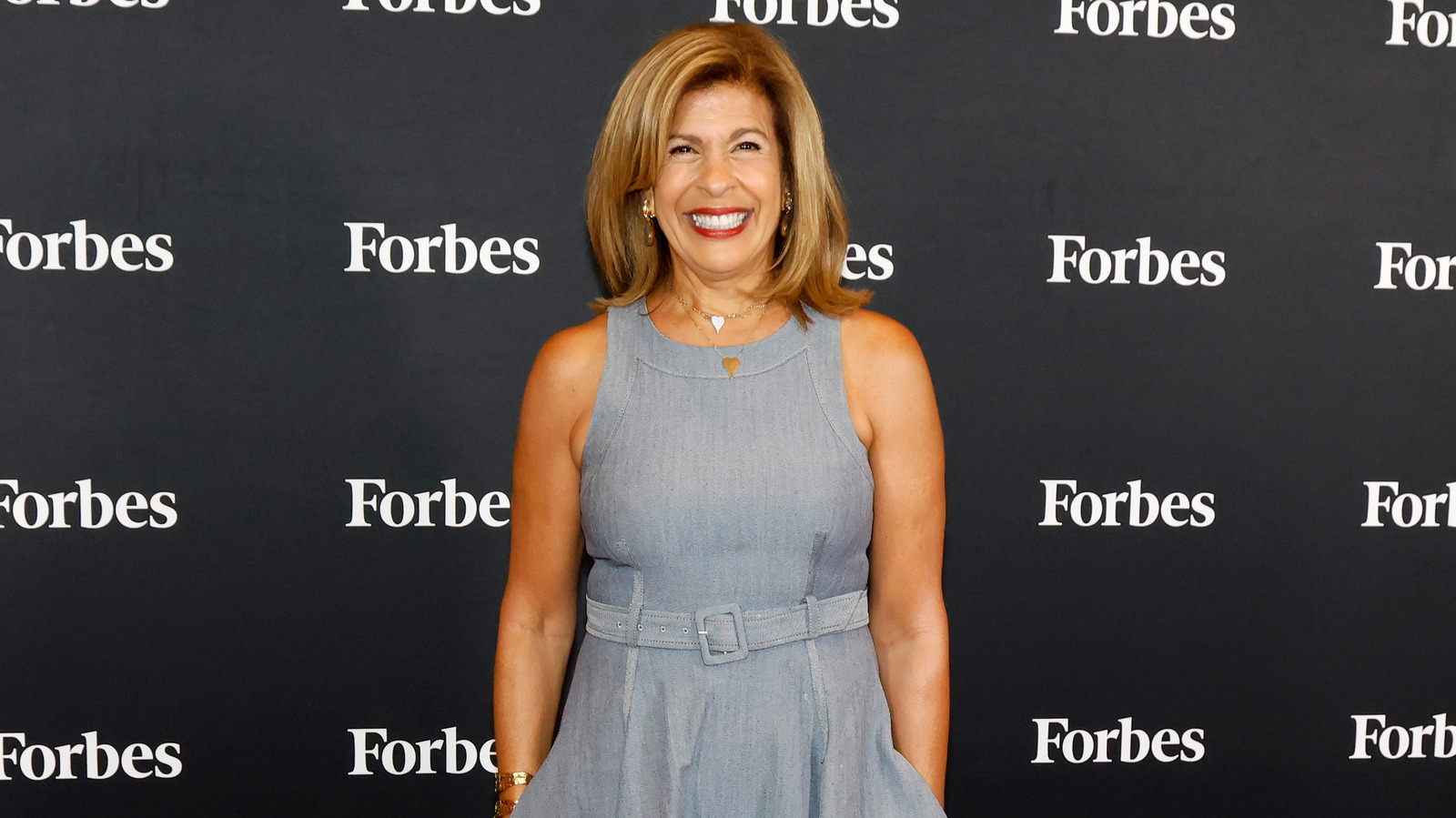 Hoda Kotb montre sa vie sans maquillage après sa sortie d'aujourd'hui et nous aimons une reine confiante