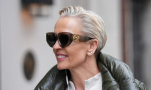 La tendance des cheveux gris qui ajoute de la profondeur à votre look de transition
