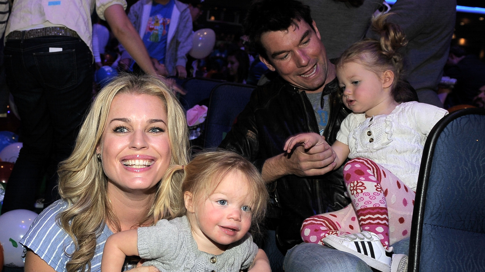 Les filles jumelles de Rebecca Romijn grandissent pour lui ressembler