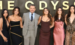 6 fois les filles de Matt Damon stupéfaites sur le tapis rouge avec leur père