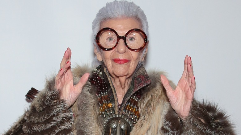 Iris Apfel lors d'un événement honorant son héritage en 2016.