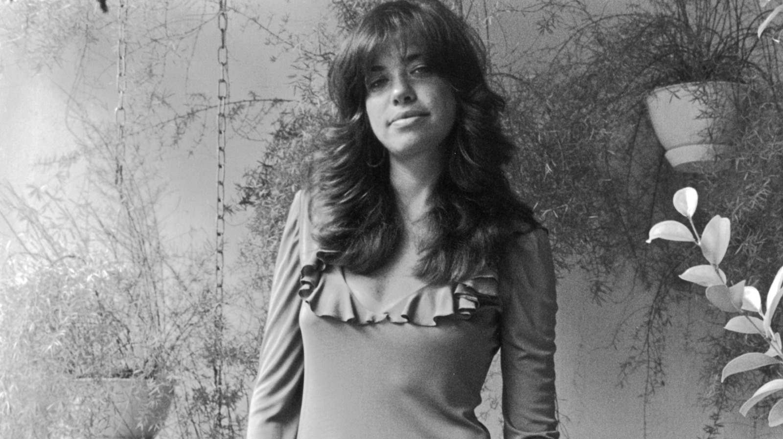 Les meilleurs looks des années 70 de Carly Simon ont complètement capturé l'époque