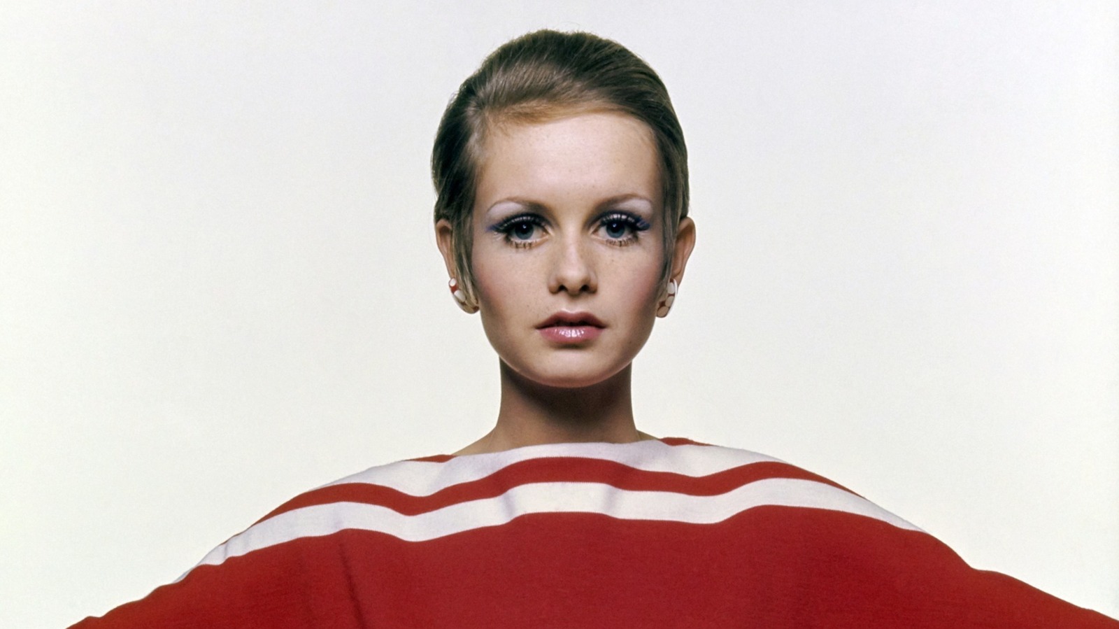 Les looks de maquillage les plus emblématiques des modèles légendaires des années 60
