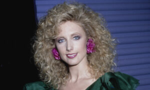 Morgan Fairchild avait les cheveux les plus emblématiques des années 80 et ces photos en sont la preuve