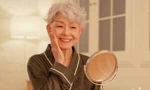 La ménopause et la périménopause peuvent modifier la forme de votre visage – Ce qu&rsquo;il faut savoir