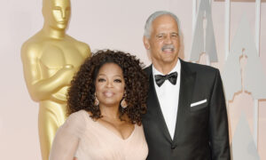 6 photos rares d&rsquo;Oprah Winfrey et Stedman Graham sortant ensemble en public