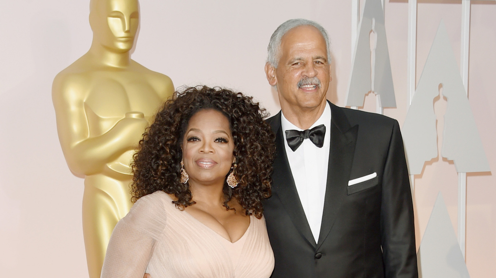 6 photos rares d'Oprah Winfrey et Stedman Graham sortant ensemble en public