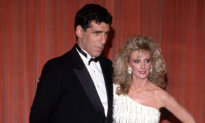 Le look de Morgan Fairchild aux Golden Globes de 1985 est l&rsquo;un de ses moments les plus sous-estimés sur le tapis rouge