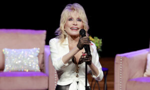 Les tatouages ​​cachés de Dolly Parton appartiennent à la légende – ce qu&rsquo;elle a dit à propos de son encre mystérieuse
