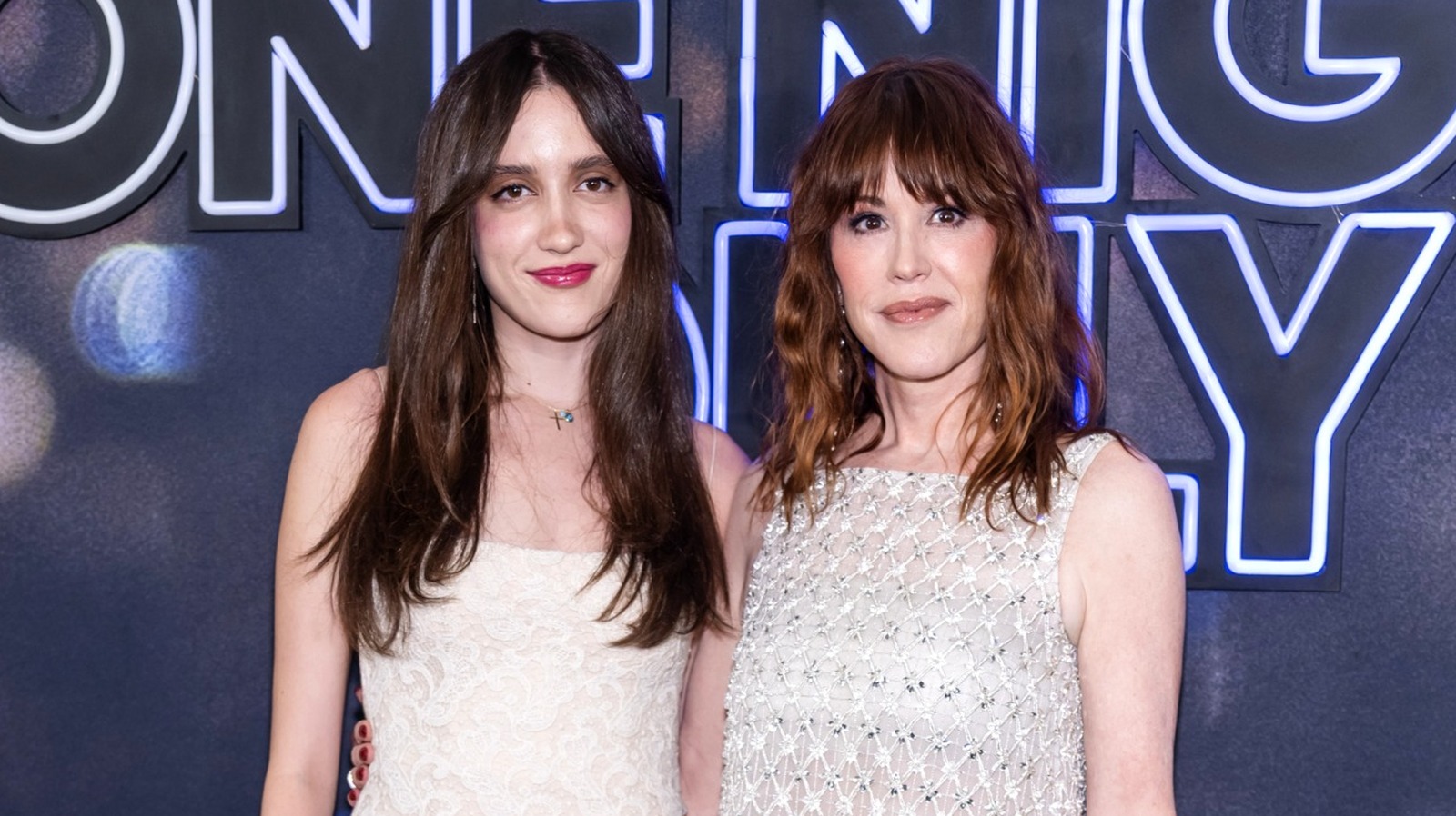 Les conseils de Molly Ringwald en matière de rencontres pour sa fille sont parfaits pour que tout le monde puisse les entendre