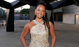 Citation du jour par Alicia Keys : « Vous pouvez porter tous les plus beaux vêtements du monde, mais… »