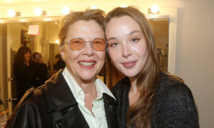 Ella Beatty, la fille d&rsquo;Annette Bening, est en train de devenir une superstar du tapis rouge : ses meilleurs looks