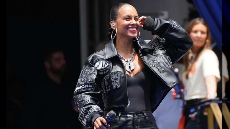 Alicia Keys se produit lors du défilé et de la célébration du téléscripteur du championnat des New York Knicks à New York en juin 2026.