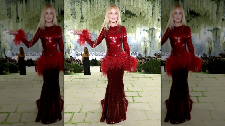 Nicole Kidman dans une robe rouge scintillante au Met Gala
