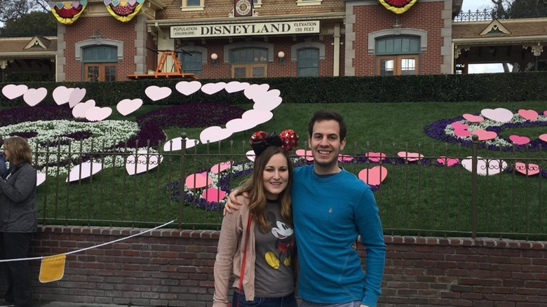 Piper Harmon et Jeb Harmon à Disneyland.
