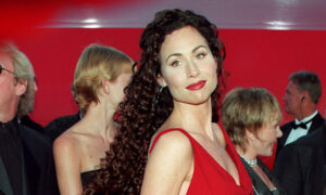 Les Oscars 1998 de Minnie Driver ont l&rsquo;air stupéfaits, mais c&rsquo;était presque un échec de mode dans les coulisses
