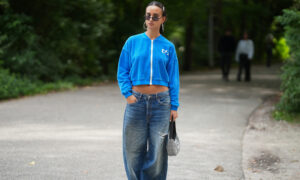 Les plus grandes tendances en matière de denim de l&rsquo;automne 2026 incluent des styles de retour des années 80 et des coupes confortables