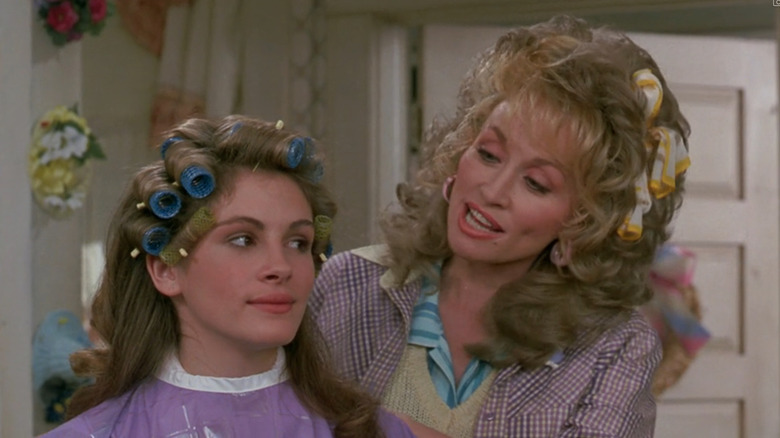 Julia Roberts et Dolly Parton dans Steel Magnolias