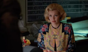 Vous vous souvenez de Donna de NYPD Blue ? Gail O&rsquo;Grady est toujours une bombe totale