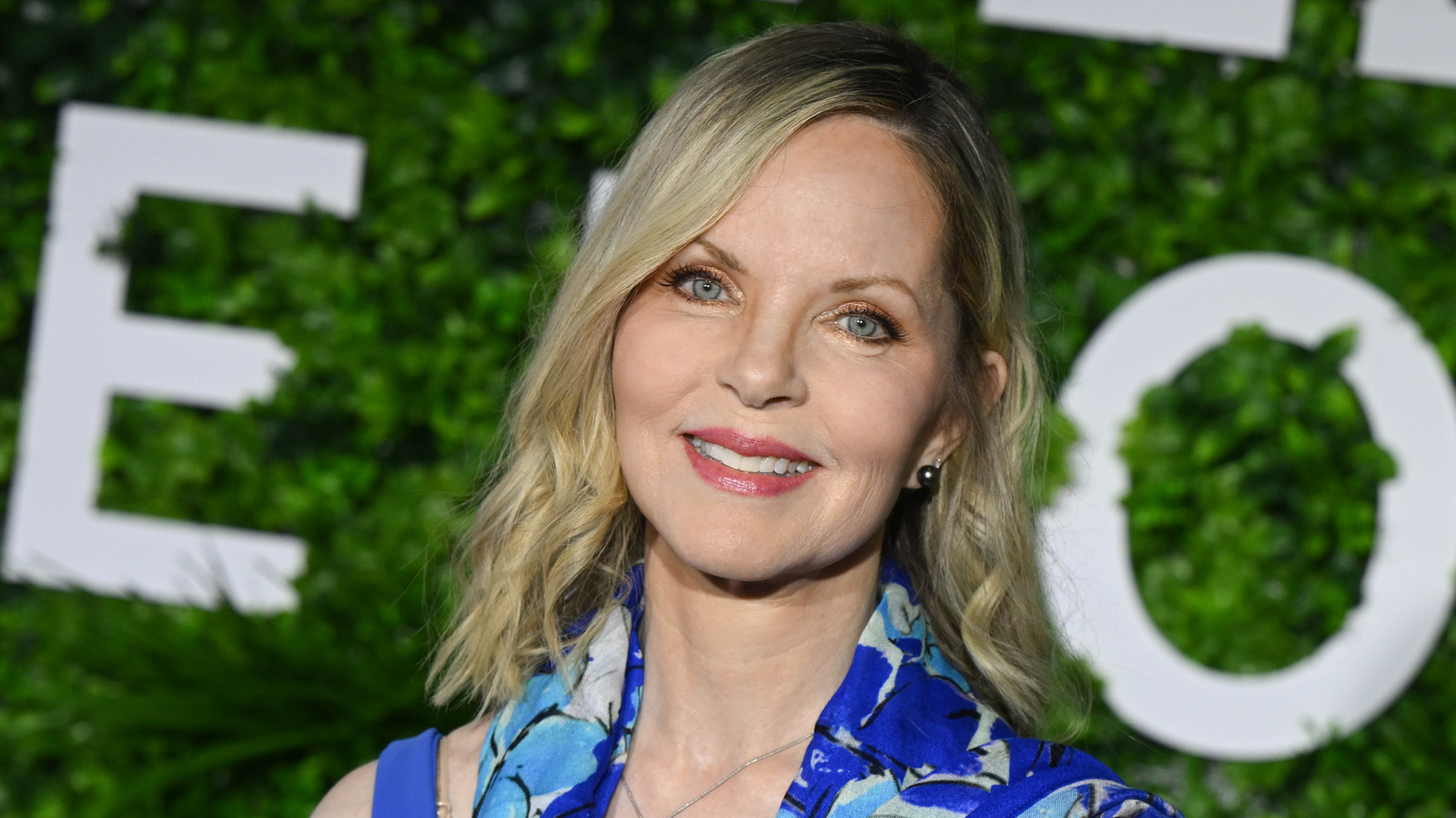 L'actrice de Mary Ingalls, Melissa Sue Anderson, adore un look bleu audacieux