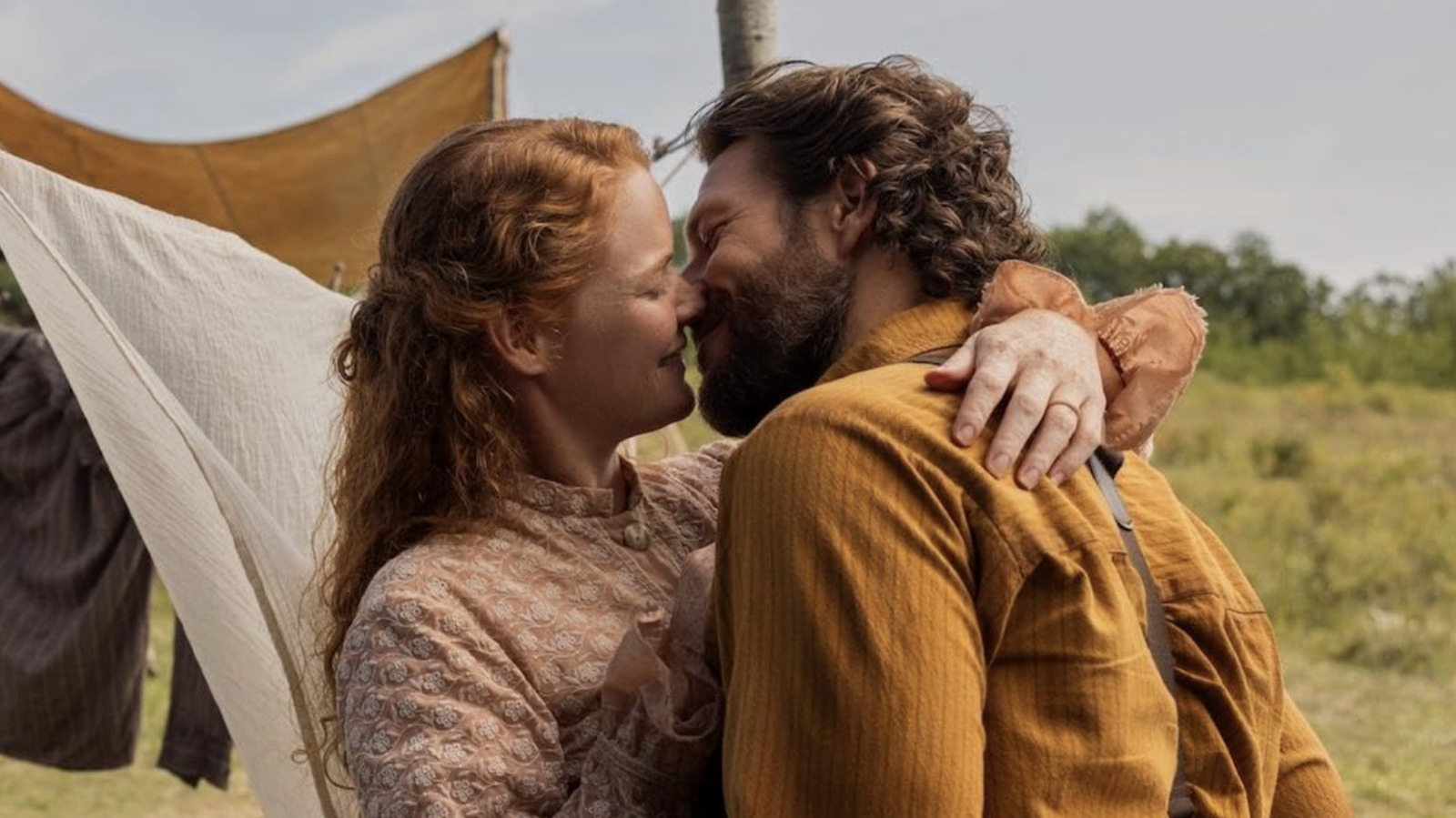 Le secret de la chimie de Crosby Fitzgerald et Luke Bracey dans la petite maison dans la prairie de Netflix