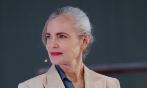 Elizabeth McGovern de Downton Abbey a eu une superbe transformation capillaire