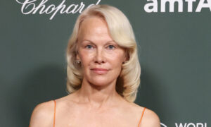 Le Bob Shaggy Strawberry-Blond de Pamela Anderson était l&rsquo;une de ses balançoires beauté les plus audacieuses