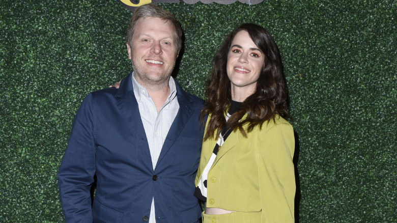 Matt Newell et Mary Holland assistent à la projection spéciale de GREENER GRASS d'IFC Midnight au Montalban Theatre le 14 octobre 2019 à Los Angeles, en Californie.