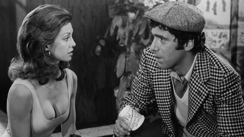 Victoria Principal avec Elliot Gould dans le film de 1975 